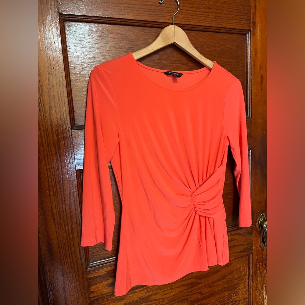 Banana Republic- Coral 3/4 sleeve top with twist accent on side.